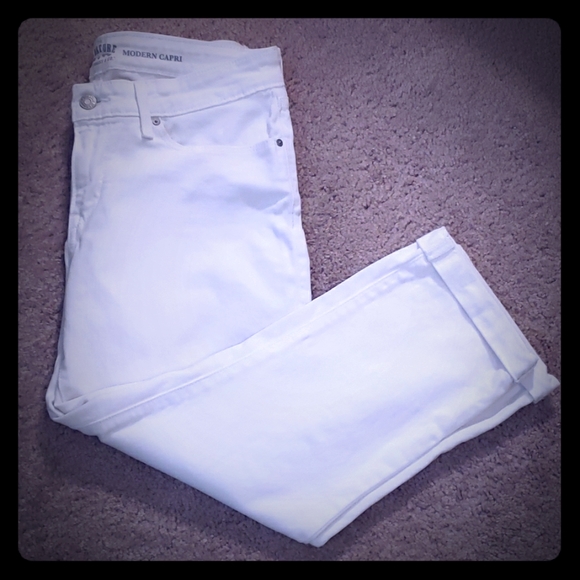 Levi's Pants - Levi's Signature, Modern capri jeans. Size 10, EUC